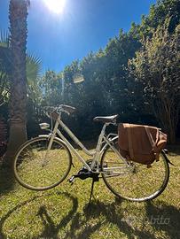 Bici con pedalata assistita