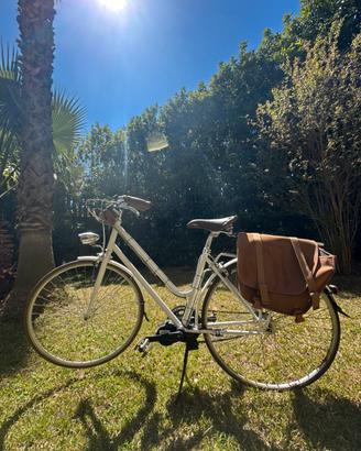 Bici con pedalata assistita