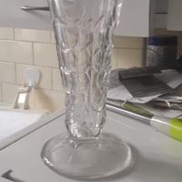 Portafiori in vetro lavorato