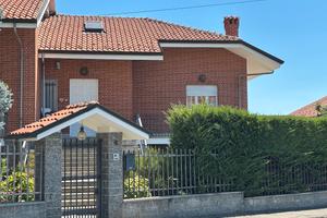 Privato Vende Villa entrata indipendente Pianezza