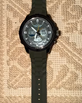 Orologio subacqueo. Verde militare.