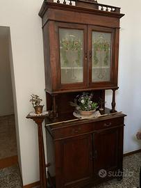 Credenza vintage in legno con vetrina
