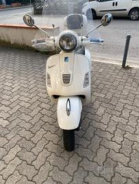Piaggio Vespa 300 GTS - 2009