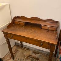 Scrittoio in legno da restaurare