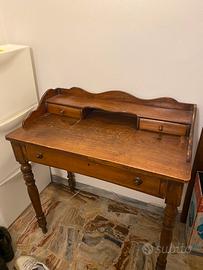 Scrittoio in legno da restaurare