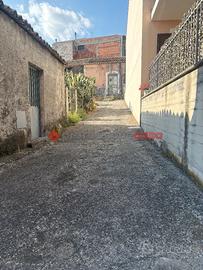 Belpasso Rudere con Terreno Edificabile -2
