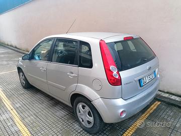 Ford Fiesta - Testata rotta 