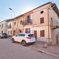 AMPIO TERRATETTO DA RISTRUTTURARE !!!