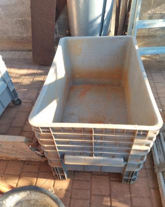 Contenitori in plastica