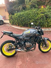 Yamaha MT07 2015 ( DEPOTENZIABILE PER A2 )
