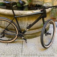 Mtb fsi Cannondale black inc