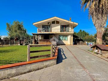 PORZIONE DI BIFAMILIARE A TERRACINA