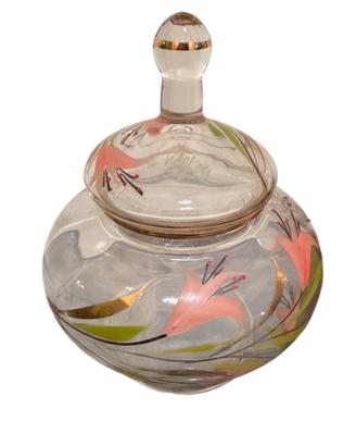 Vaso in cristallo e disegni a mano