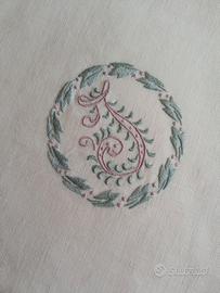 Lenzuolo matrimoniale vintage ricamato a mano