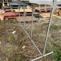 Stand appendiabiti modulabili
