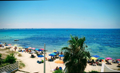 Torre Lapillo fronte mare in centro con parcheggio