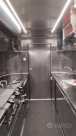 Truck Food ristorante in acciaio