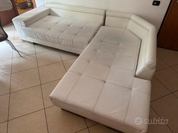 Divano in pelle bianco