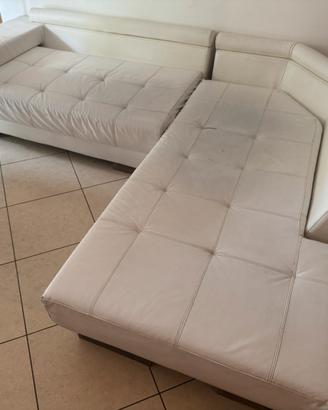 Divano in pelle bianco