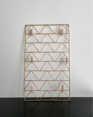 Espositore con mollettine