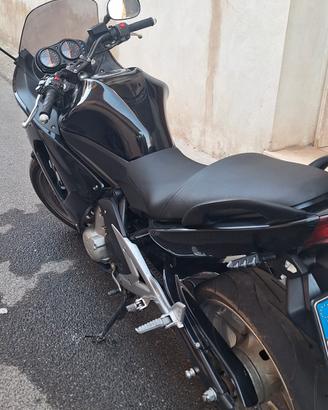 Kawasaki ER-6f (2007) - 53kW, solo 29.000 km