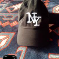 cappello nero NY 