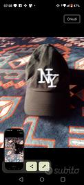 cappello nero NY 