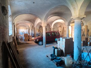Struttura 200 mq in centro a Borgonovo V.T