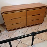 comò e comodini in legno tanganica 