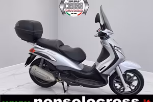 PIAGGIO Beverly 250 - ANNO