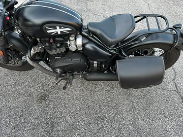 Triumph bonneville bobber 1200 black