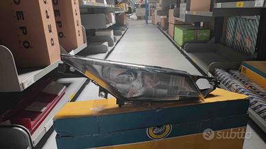 FARO DX LANCIA Y 1995>2000 COD.MARELLI 71237123112
