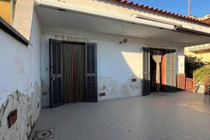 Rif.410 destra volturno 50.000,00 villino con gia