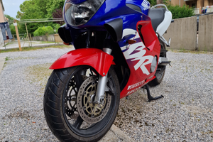 Honda cbr 600 f