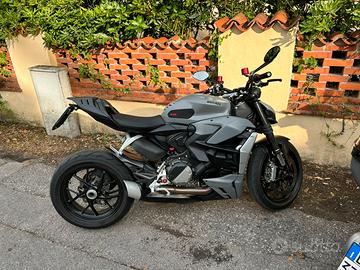 Ducati Streetfighter v2 955