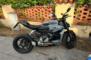 Ducati Streetfighter v2 955