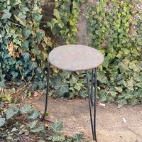 Sgabello in ferro battuto da giardino