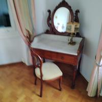 Mobiletto da toilette