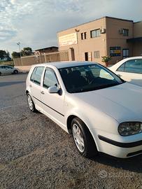 VOLKSWAGEN Golf 4ª serie - 2000