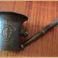 Pestello antico in bronzo