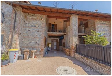 Porzione di rustico/casa a schiera