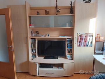 armadio da soggiorno 