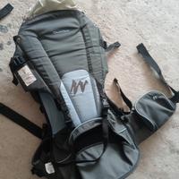 zaino porta ne trekking