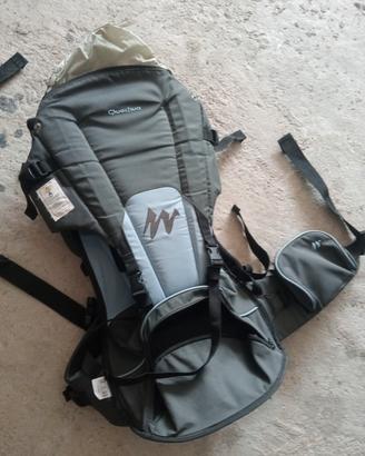 zaino porta ne trekking