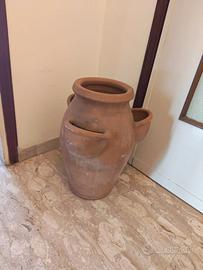 anfora artigianale proveniente dalla puglia
