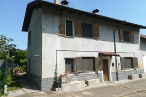 Casa di campagna ristrutturata con fienile e