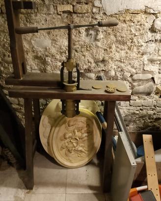 bigolaro antico torchio pasta più altro materiale 