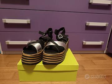 sandali a zeppa alta nero e argento numero 41