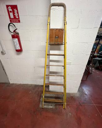 Scala 7 gradini in ferro vintage