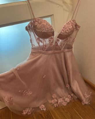 abito rosa con corsetto